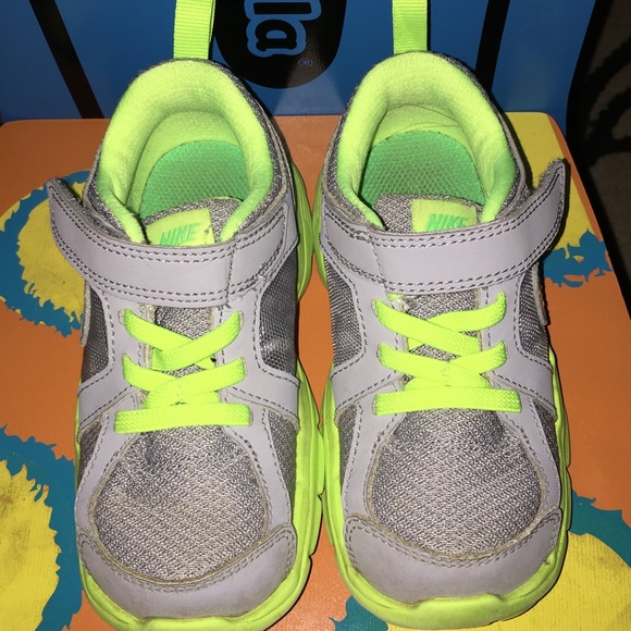 Nike Other - NIKE EUC Sz 8 toddler gray/lime/black